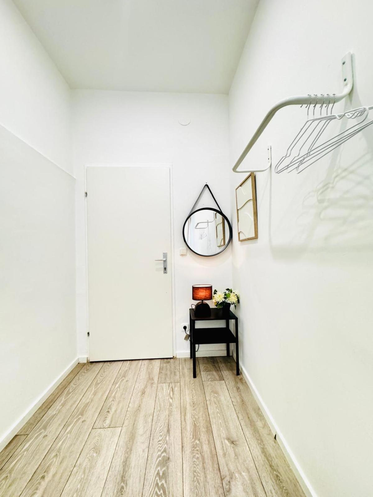 Apartment Elegant 5-br Shared Ideal For Groups & Families
