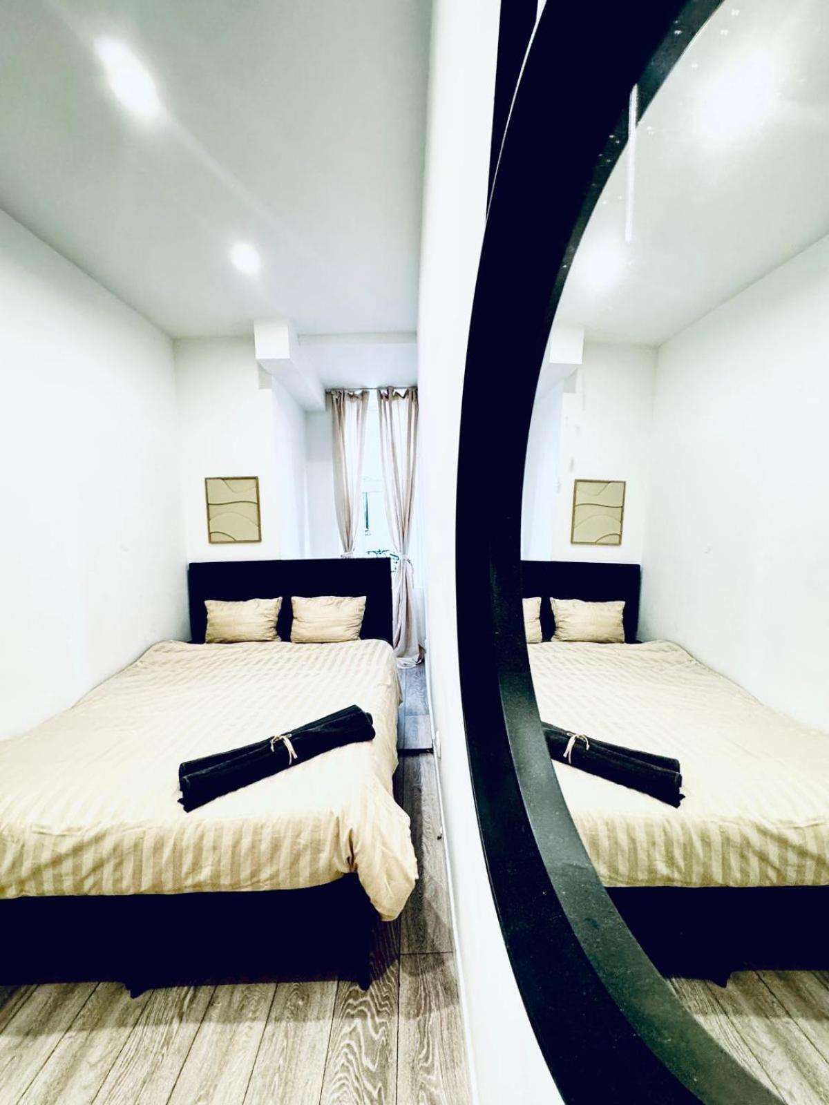 Elegant 5-br Shared Ideal For Groups & Families Apartment *