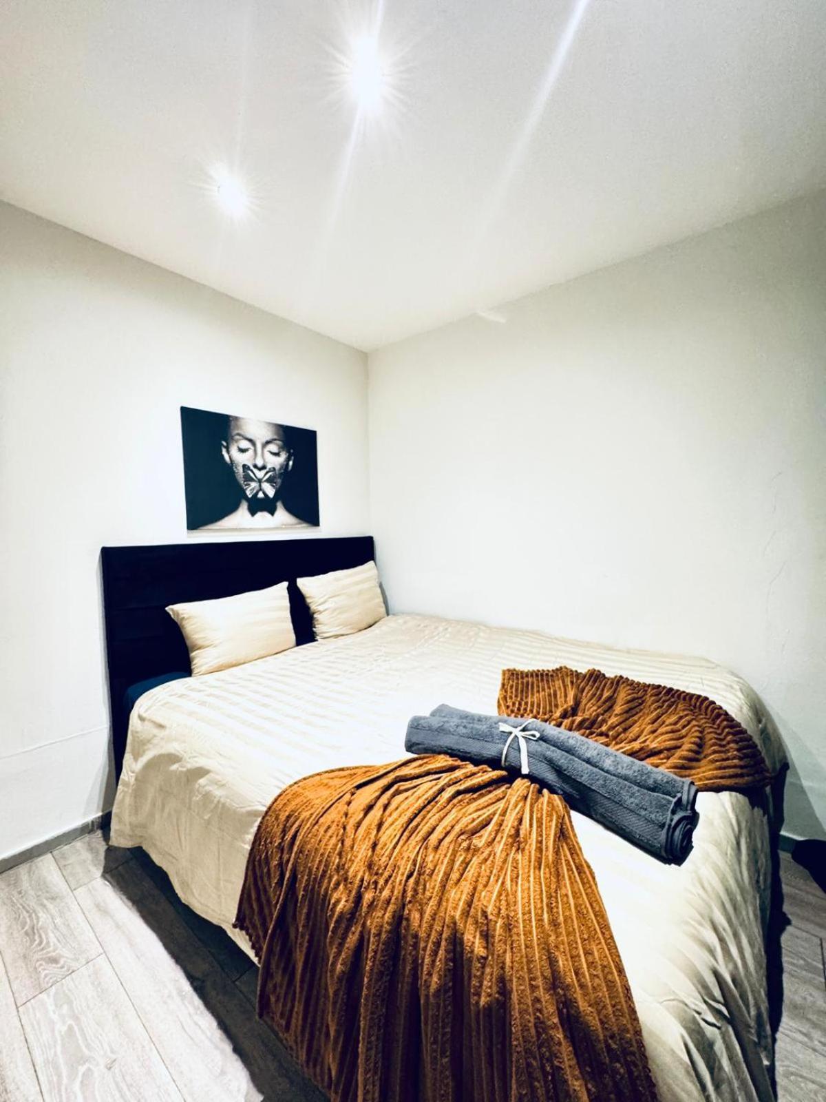 Elegant 5-br Shared Ideal For Groups & Families Apartment