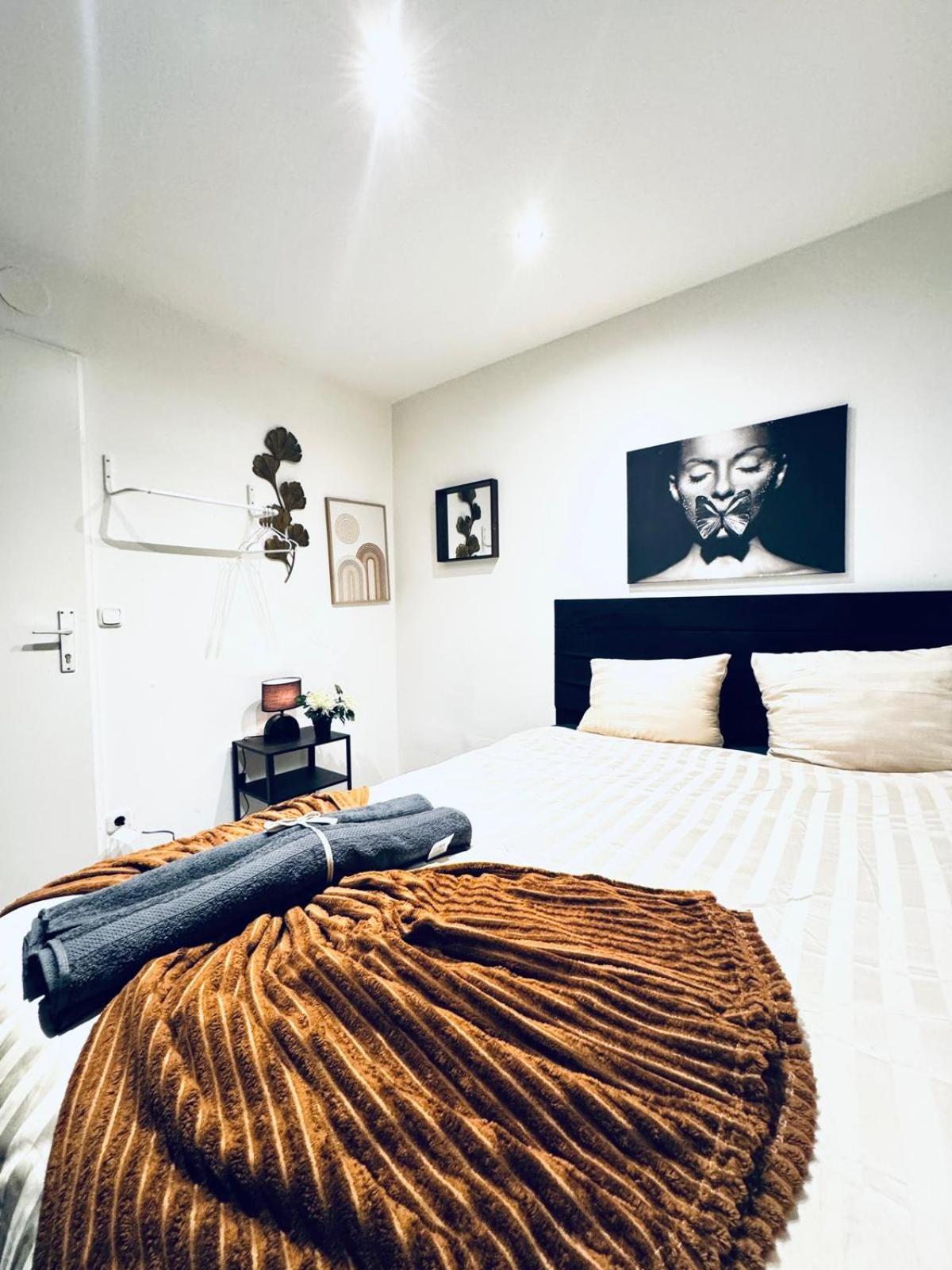 Elegant 5-br Shared Ideal For Groups & Families Apartment