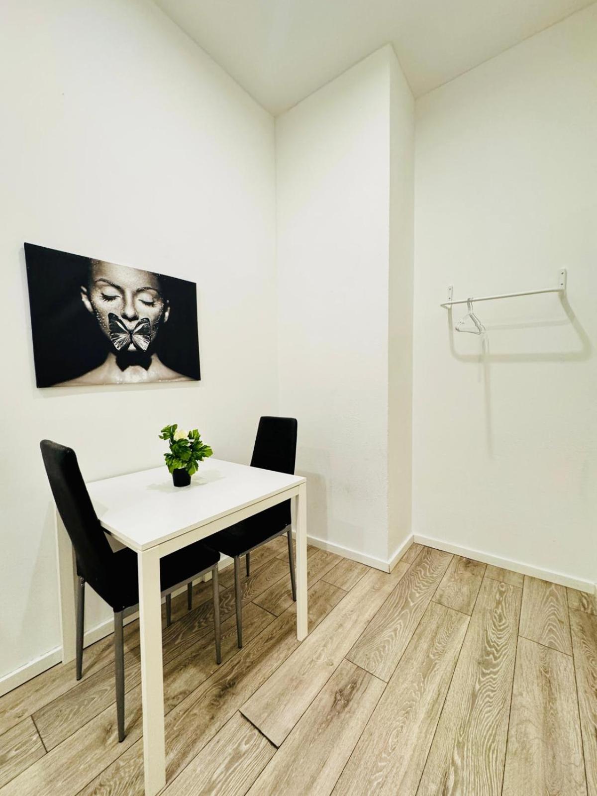 Apartment Elegant 5-br Shared Ideal For Groups & Families