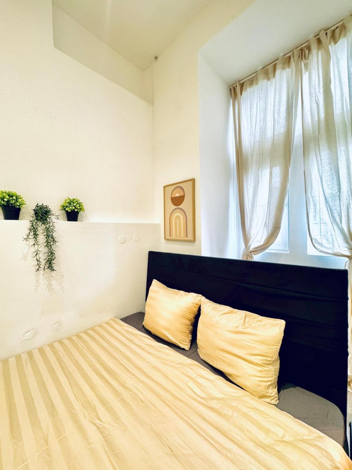 Elegant 5-br Shared Ideal For Groups & Families
