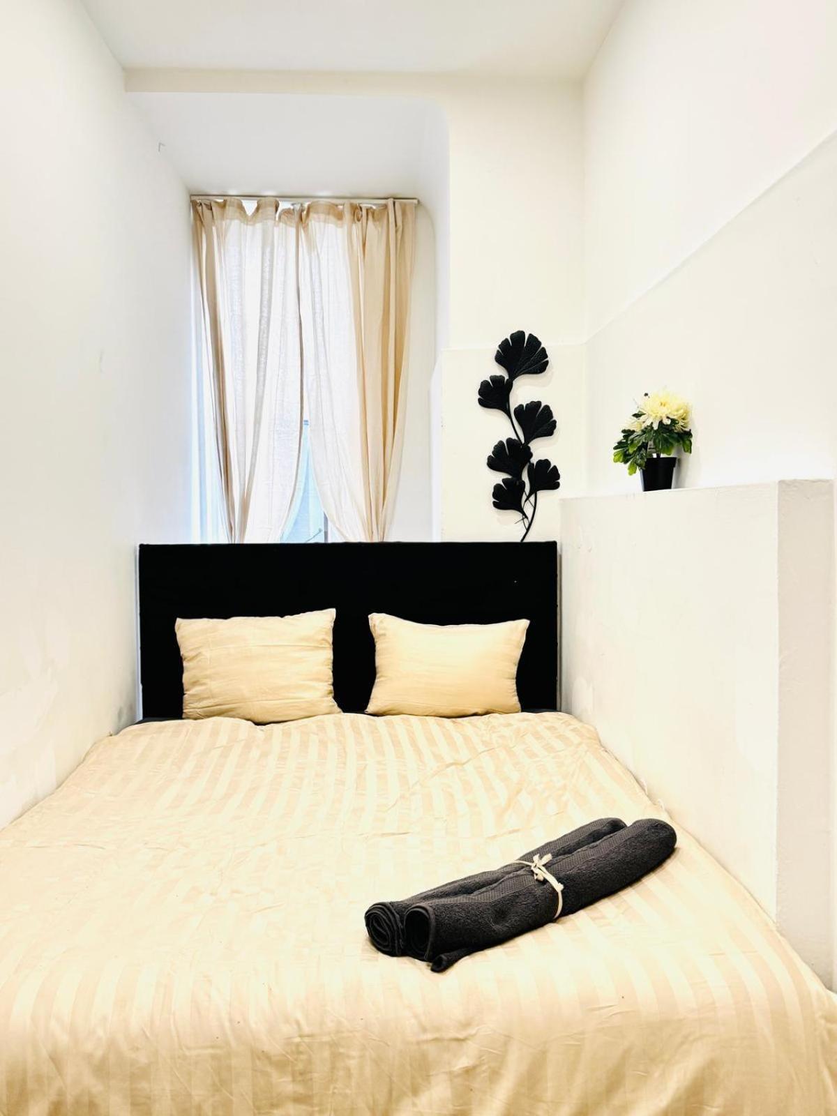 Elegant 5-br Shared Ideal For Groups & Families Apartment
