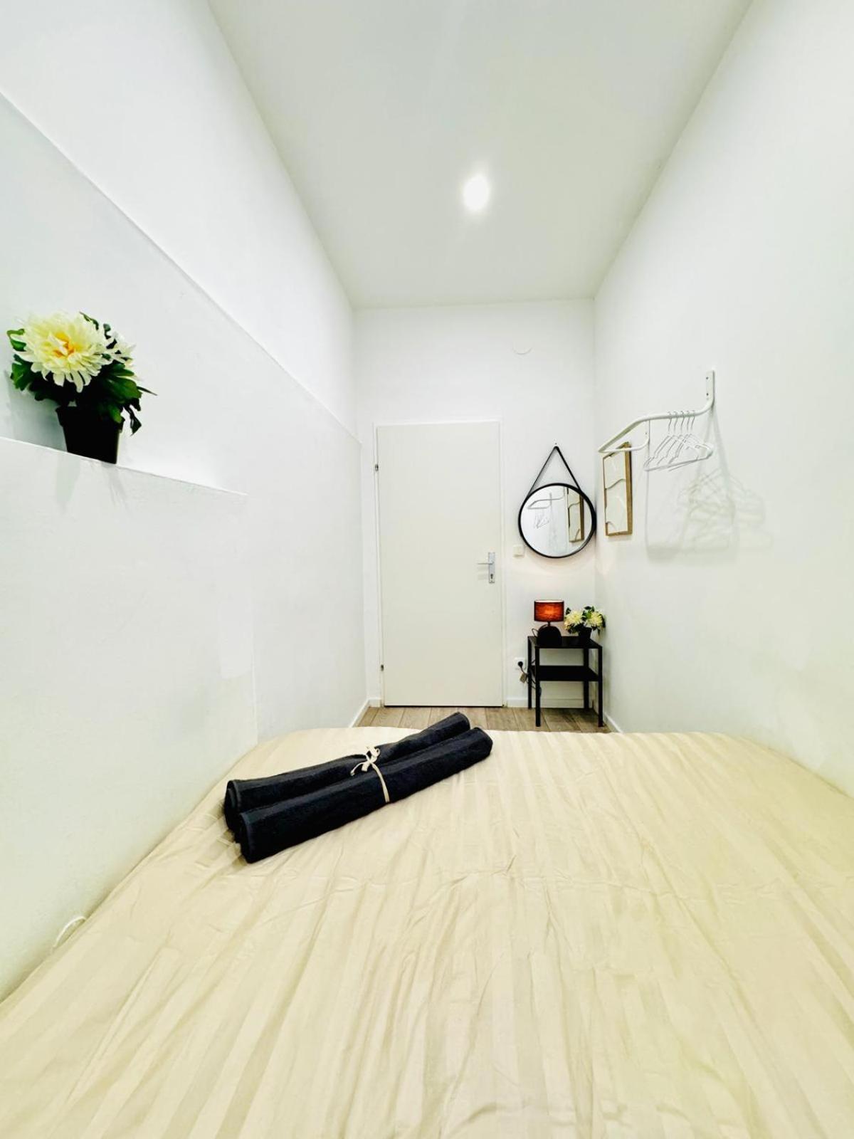 Elegant 5-br Shared Ideal For Groups & Families Apartment *