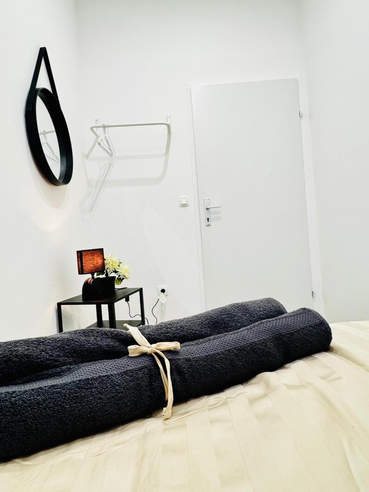Elegant 5-br Shared Ideal For Groups & Families Apartment